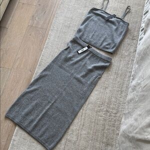 Alice + Olivia Grey Knit Two-Piece Midi Skirt Set in Cashmire
New never used